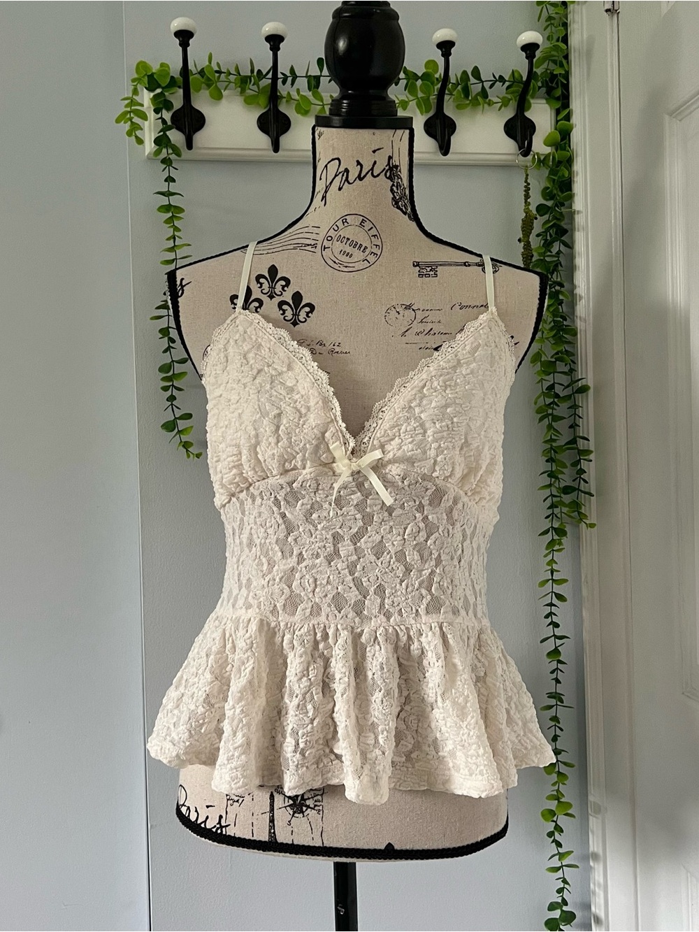 Ecote Cream Lace Peplum Cami